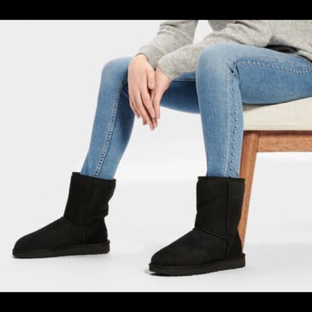 Black Short Uggs